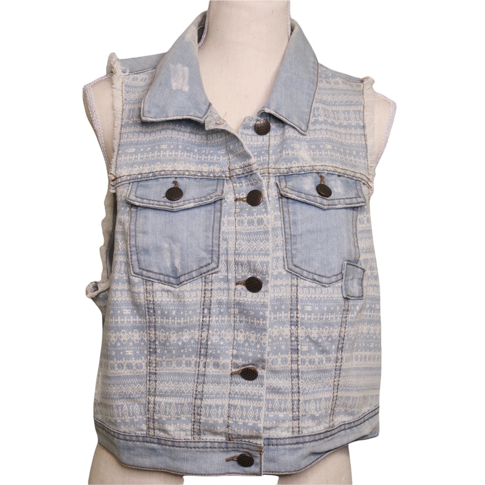 Forever 21 Plus Distressed Denim Vest - Size: 1X